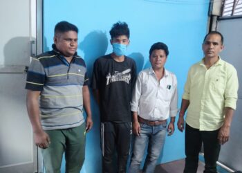 गुमशुदा नाबालिग बालक को पुलिस ने बरामद कर परिजनों को किया सुपुर्द