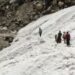 धापा मिलम मार्ग पर खिसका ग्लेशियर, बर्फ के बीच माइग्रेशन पर जा रहे ग्रामीणों की बढ़ी मुश्किलें