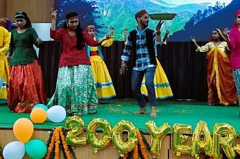 200 साल की हुई पहाड़ों की रानी, शहर में मना जश्न, संस्थापक कैप्टन यंग के परिजनों ने की शिरकत