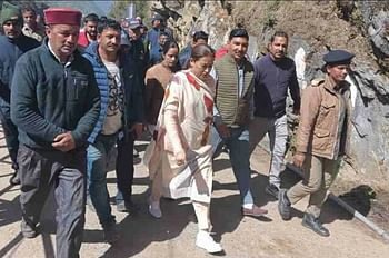 पैदल यमुनोत्री धाम रवाना हुईं कैबिनेट मंत्री रेखा आर्य, सोनप्रयाग से केदारनाथ भेजे 7454 यात्री