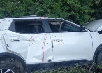 हादसाः कार दुर्घटनाग्रस्त। पांच सवार गंभीर घायल, देहरादून रेफर