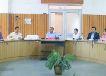 मानसून सत्र के लिये हो जाइये तैयार:डीएम