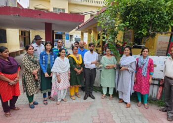 स्वास्थ्य केंद्रों में पर्यावरण दिवस पर पर्यावरण सरंक्षण को लेकर लिया गया संकल्प