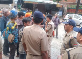 पुलिस के स्तर से चलाया जा रहा वृहद सत्यापन अभियान, सत्यापन न कराने वालों के विरुद्ध की जा रही  कार्यवाही