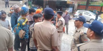 पुलिस के स्तर से चलाया जा रहा वृहद सत्यापन अभियान, सत्यापन न कराने वालों के विरुद्ध की जा रही  कार्यवाही