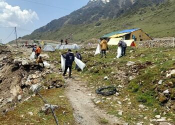 सफाई अभियान के तहत 64 व्यक्तियों के विरुद्ध गंदगी फैलाने पर की गई कार्यवाही, धाम में निरंतर चलाया जा रहा स्वच्छता अभियान