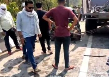 यहाँ दर्दनाक हादसा: कार ने स्कूटी सवारों को रौंदा, एक ही परिवार की 3 महिलाओं समेत 4 की मौत.