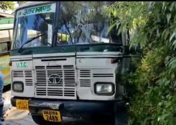 मसूरी में उत्तराखंड परिवहन विभाग की बस के हुए ब्रेक फेल 40 यात्रियों की बाल-बाल बची जान