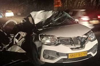 बदरीनाथ हाईवे पर हादसा, जाम में फंसी गाड़ी पर पहाड़ी से गिरा पत्थर, चालक की मौत