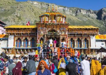 बद्रीनाथ मंदिर की छत पर लगेगी चांदी की परत