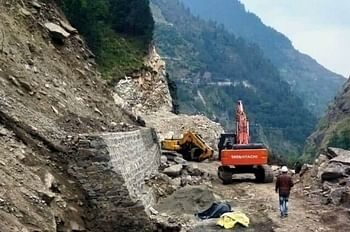 पांच माह बाद हेलंग बाईपास मार्ग का निर्माण कार्य हुआ शुरू,इस वजह से लगी थी रोक