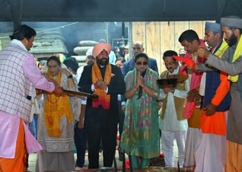 चितई गोल्ज्यू देवता व जागेश्वर धाम पहुंचे राज्यपाल