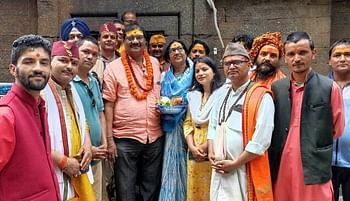 तिरंगा फिल्म में प्रलयनाथ गैंडा स्वामी बने अभिनेता दीपक शिर्के पहुंचे जागेश्वर धाम