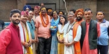 तिरंगा फिल्म में प्रलयनाथ गैंडा स्वामी बने अभिनेता दीपक शिर्के पहुंचे जागेश्वर धाम