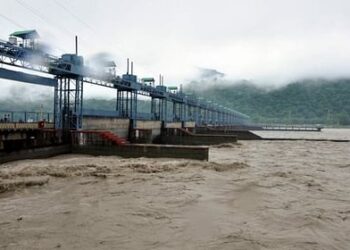 उत्तराखंड के इस बैराज में घटने लगा यमुना का पानी,दिल्ली में राहत की उम्मीद