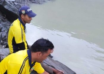 नदी की तेज लहरों में ओझल हुई 14 वर्षीय किशोरी, रेस्क्यू जारी…