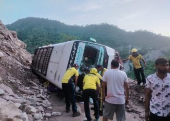 बद्रीनाथ से हरिद्वार आ रही बस कौड़ियाला में दुर्घटनाग्रस्त,19 यात्री थे सवार