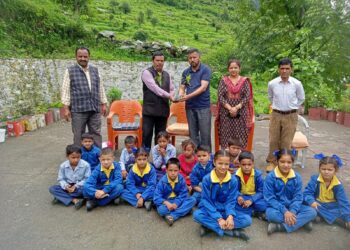 पर्यावरण प्रेमी के जन्मदिन पर डाली लगोला जीवन बचोला का लिया संकल्प