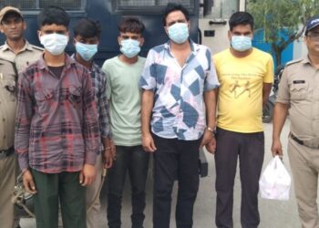 होटल में हो रहा था गंदा काम,पुलिस ने पांच को किया गिरफ्तार