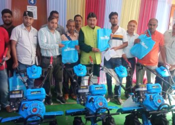 विधायक चौधरी ने 16कृषकों को वितरित किये पावर ब्रीडर