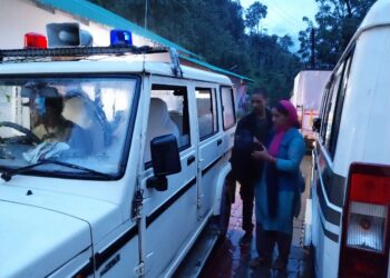 प्रसव वेदना से करहाती महिला के लिए ‘देवदूत’ बनकर पहुँची फाटा पुलिस