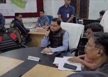 देर रात सीएम पहुंचे आपदा प्रबंधन कार्यालय,कहा आपदा के दौरान लापरवाही बरतने वाले अधिकारियों पर होगी ठोस कार्रवाई:धामी