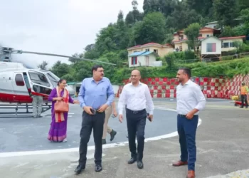 गौरीकुण्ड हादसा:हेली से प्रभावित क्षेत्र में पहुँचे सचिव, गढ़‌वाल आयुक्त और केदारनाथ विधायक