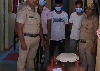 चोरी की घटना को अंजाम देने वाले 3 युवकों को  पुलिस ने किया गिरफ्तार