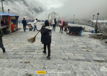 केदारनाथ धाम में साफ सफाई अभियान निरंतर जारी,रिसाईकिलिंग के लिये कूड़े को भेजा जा रहा सोनप्रयाग