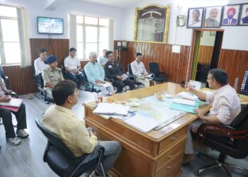 DM डॉ सौरभ गहरवार की अध्यक्षता में पत्रकार स्थाई समिति की बैठक सम्पन्न