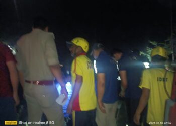 यहां खाई में गिरी कार,एक लापता,एक की हालत गंभीर