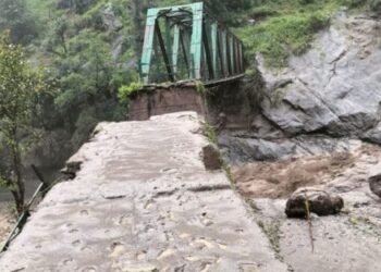 यहाँ मदमहेश्वर घाटी के बनातोली में बना पुल हुआ क्षतिग्रस्त