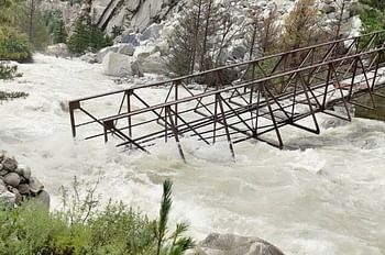 चीन सीमा को जोड़ने वाला चोरगाड नदी पर बना बैली ब्रिज टूटा, सेना और ITBP जवानों को रेकी में मुश्किल