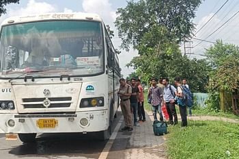 हल्द्वानी जा रही परिवहन निगम की बस में आग लगने से मचा हड़कंप, सभी यात्रियों को निकाला गया सुरक्षित