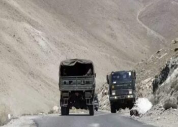 दुखद खबर यहां सेना का वाहन खाई में गिरा,हादसे में 9 जवानों की मौत