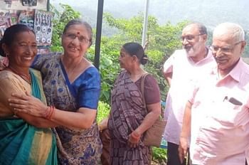 नीलकंठ में PM मोदी की बहन ने की पूजा-अर्चना, CM योगी की बहन से भी मिलीं