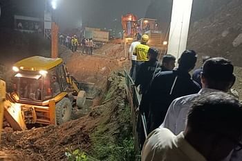 देर रात एक और शव बरामद, पहाड़ी से गिरे मलबे में जिंदा दफन हो गए पांच लोग