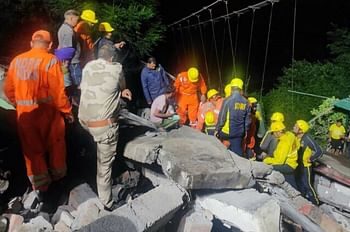 चमोली में मलबे में दफन हुए चार लोग, दो की मौत सूचना