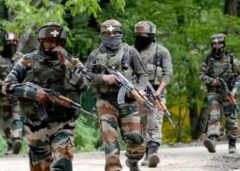 आतंकियों से मुठभेड़ में भारतीय सेना के कर्नल, मेजर और DSP शहीद