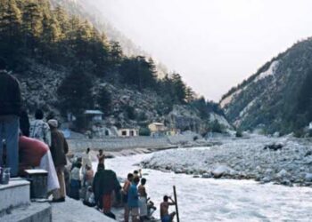 गंगोत्री घाट पर नदी में बहा 37 वर्षीय संन्यासी