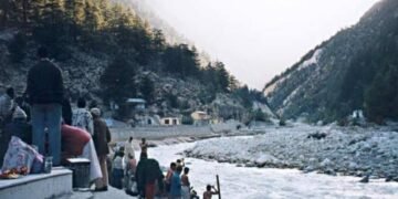 गंगोत्री घाट पर नदी में बहा 37 वर्षीय संन्यासी