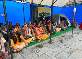आज से केदारनाथ धाम में चार सूत्रीय मांगों को लेकर तीर्थ पुरोहितों का आमरण अनशन हुआ शुरू