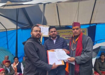 प्रशासन से बातचीत के बाद तीर्थपुरोहितों का क्रमिक अनशन समाप्त