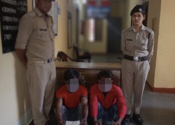स्मैक के साथ 02 व्यक्तियों को पुलिस ने दबोचा