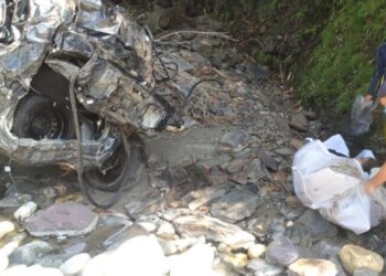 दुःखद :गहरी खाई में गिरा वाहन दुर्घटनाग्रस्त! 2 की मौत