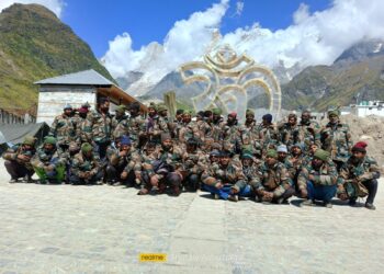 केदारनाथ धाम में कार्यरत पर्यावरण मित्रों को वितरित किए गए गर्म जैकेट