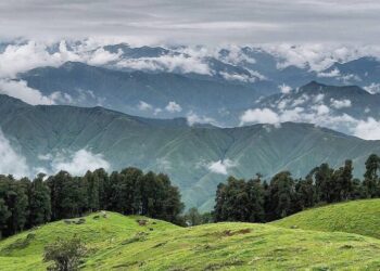 प्रकृति का दीदार और ट्रैकिंग करने के लिए पर्यटकों का यहाँ लग रहा तांता