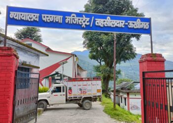 सिलेंडर के साथ पाइप व रेगुलेटर बेचने वालों को किया पुलिस के हवाले,जिला प्रशासन से की ऐसे फर्जी कंपनियों के खिलाफ कार्यवाही करने की मांग