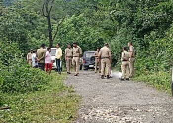 युवती का शव मिलने से सनसनी.