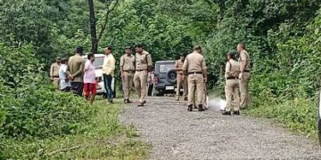 युवती का शव मिलने से सनसनी.